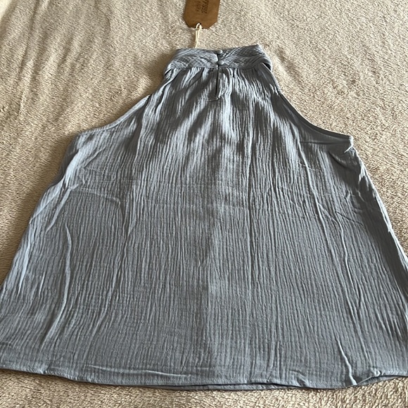 Listicle Halter Top - Size Small NWT - Picture 4 of 10